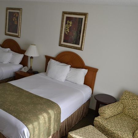 Jameson Inn & Suites Μπόουλινγκ Γκριν Εξωτερικό φωτογραφία