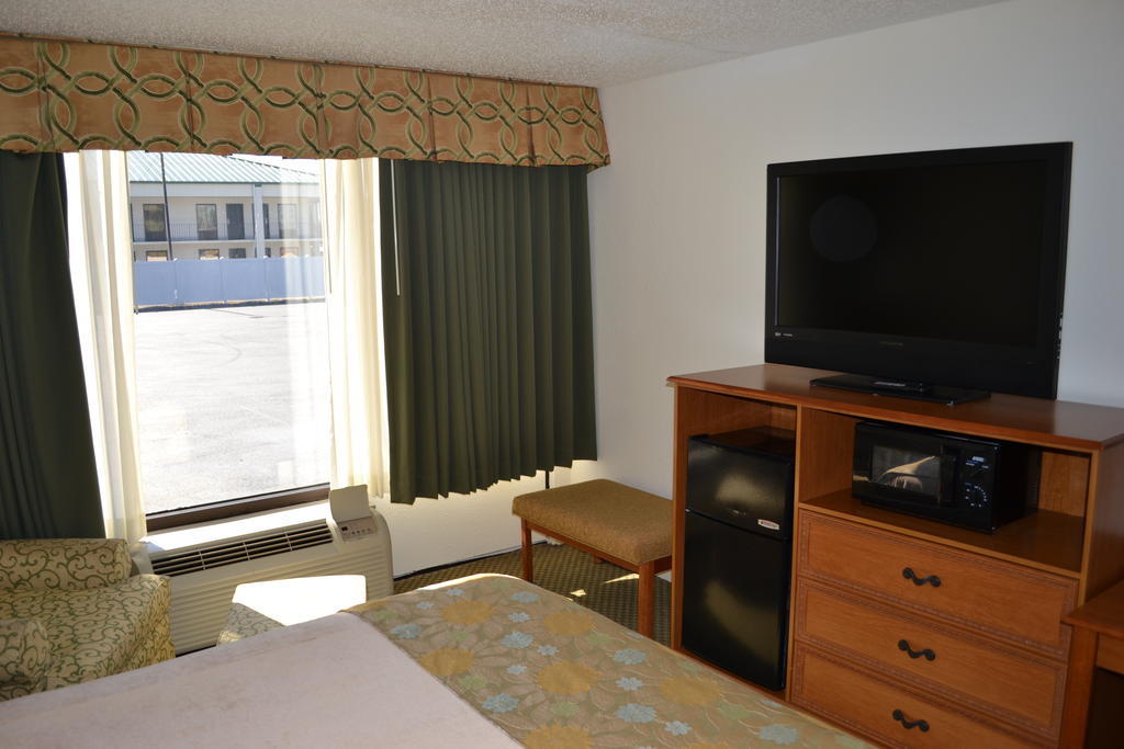 Jameson Inn & Suites Μπόουλινγκ Γκριν Εξωτερικό φωτογραφία