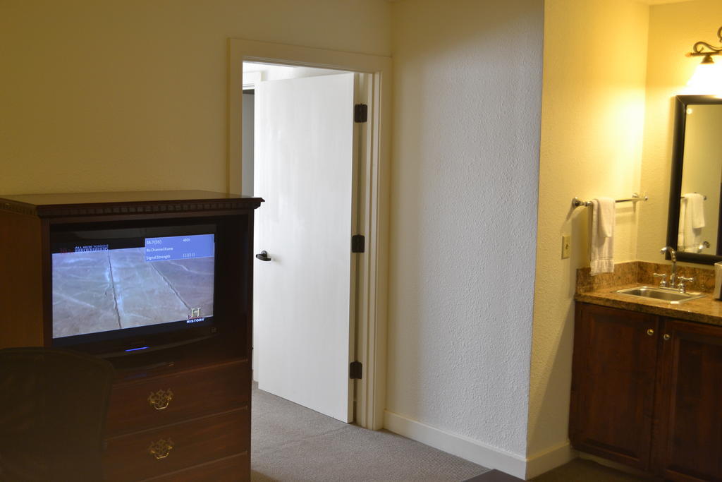 Jameson Inn & Suites Μπόουλινγκ Γκριν Εξωτερικό φωτογραφία