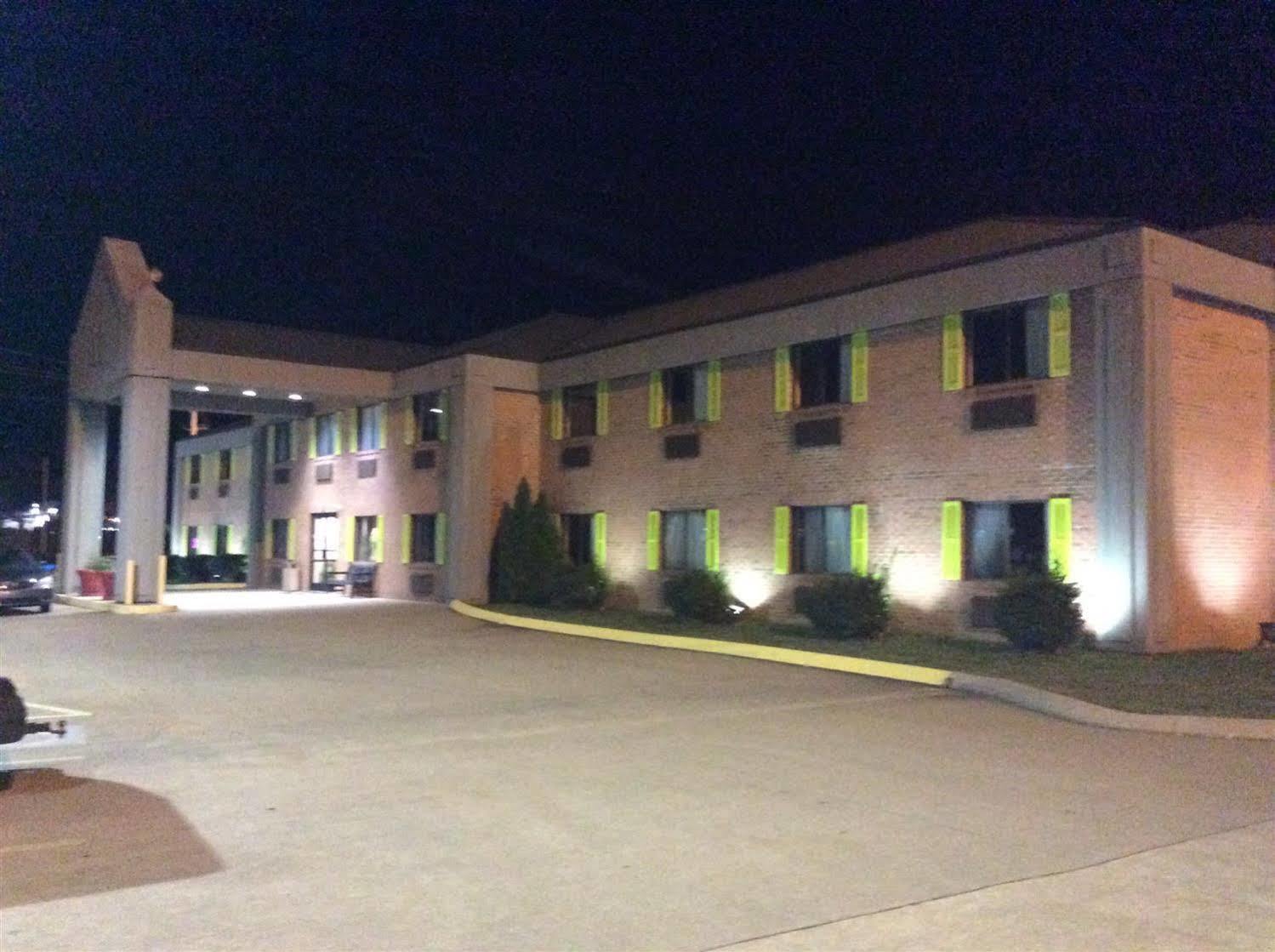 Jameson Inn & Suites Μπόουλινγκ Γκριν Εξωτερικό φωτογραφία