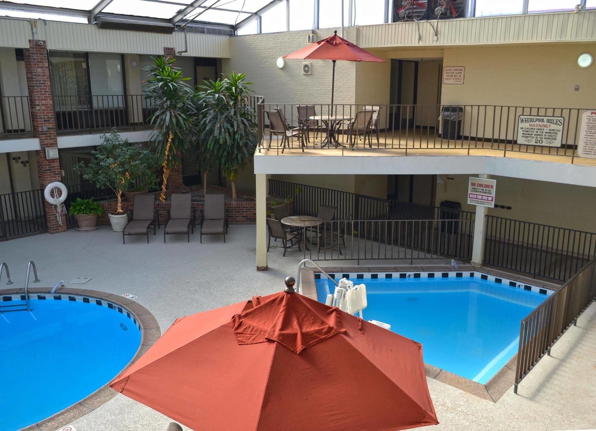 Jameson Inn & Suites Μπόουλινγκ Γκριν Εξωτερικό φωτογραφία